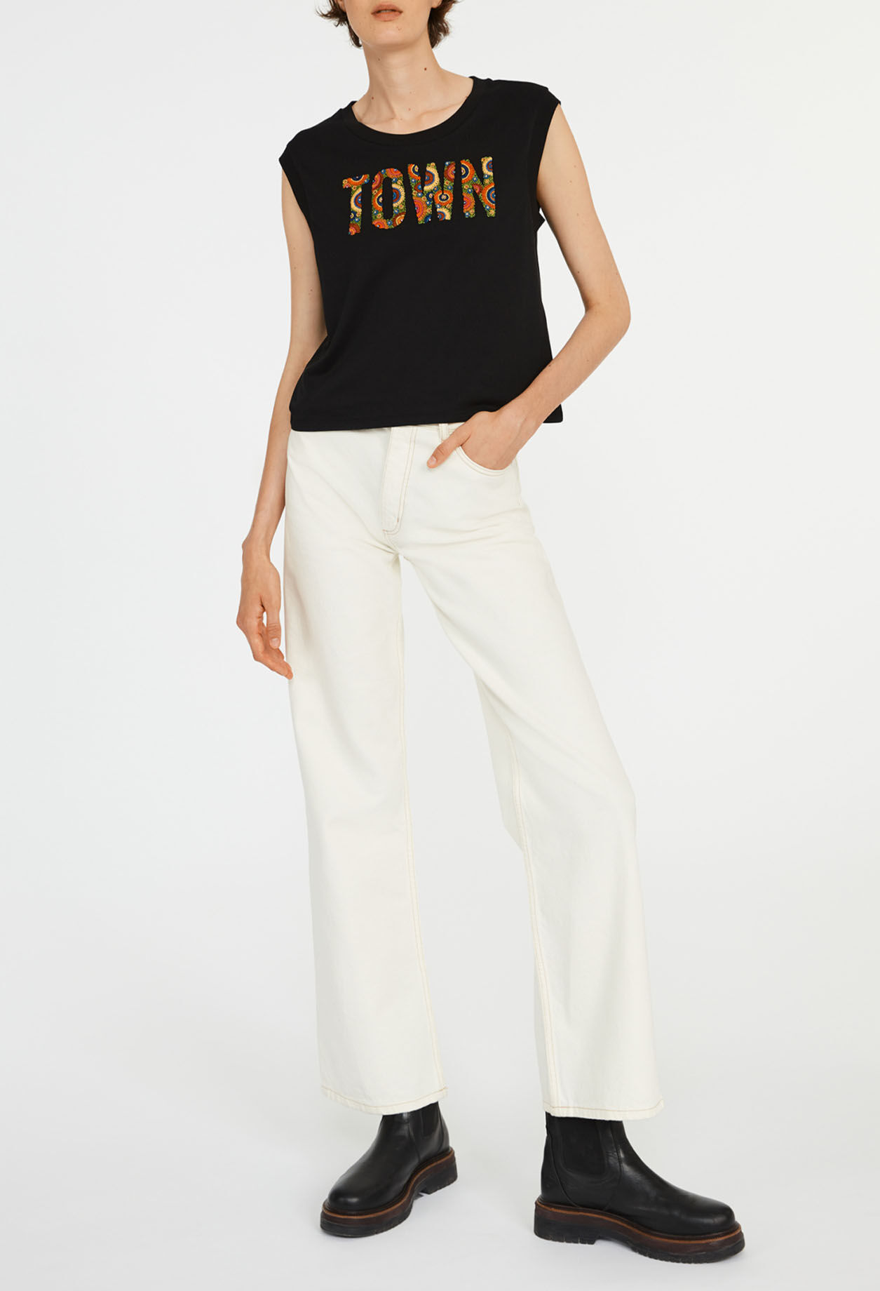 Embroidered t-shirt Embroidered t-shirt