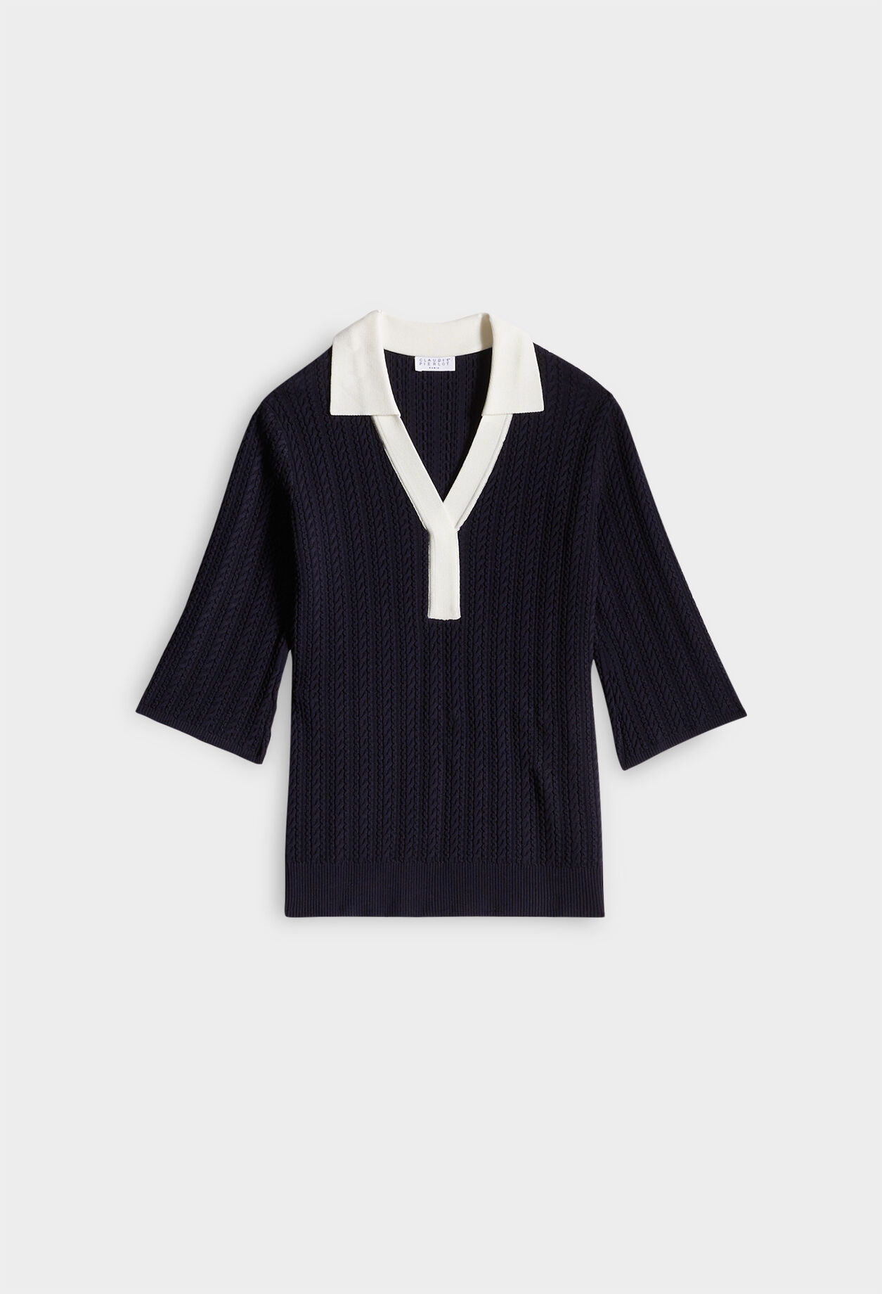 Short-sleeved knit top