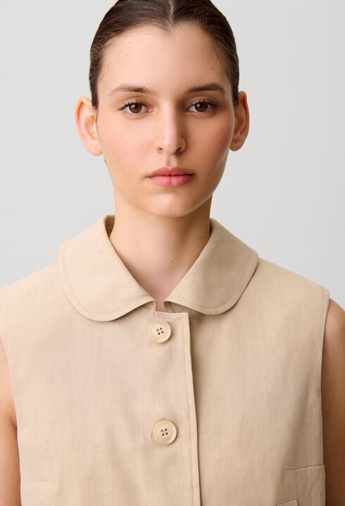 Short tailored linen jacket