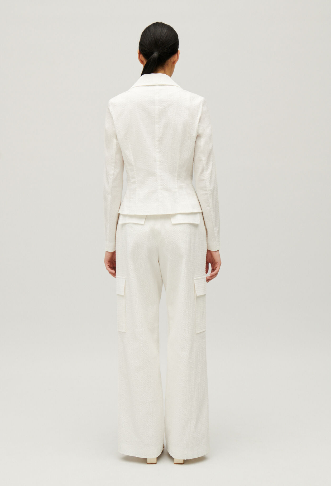 White slim-fit suit jacket