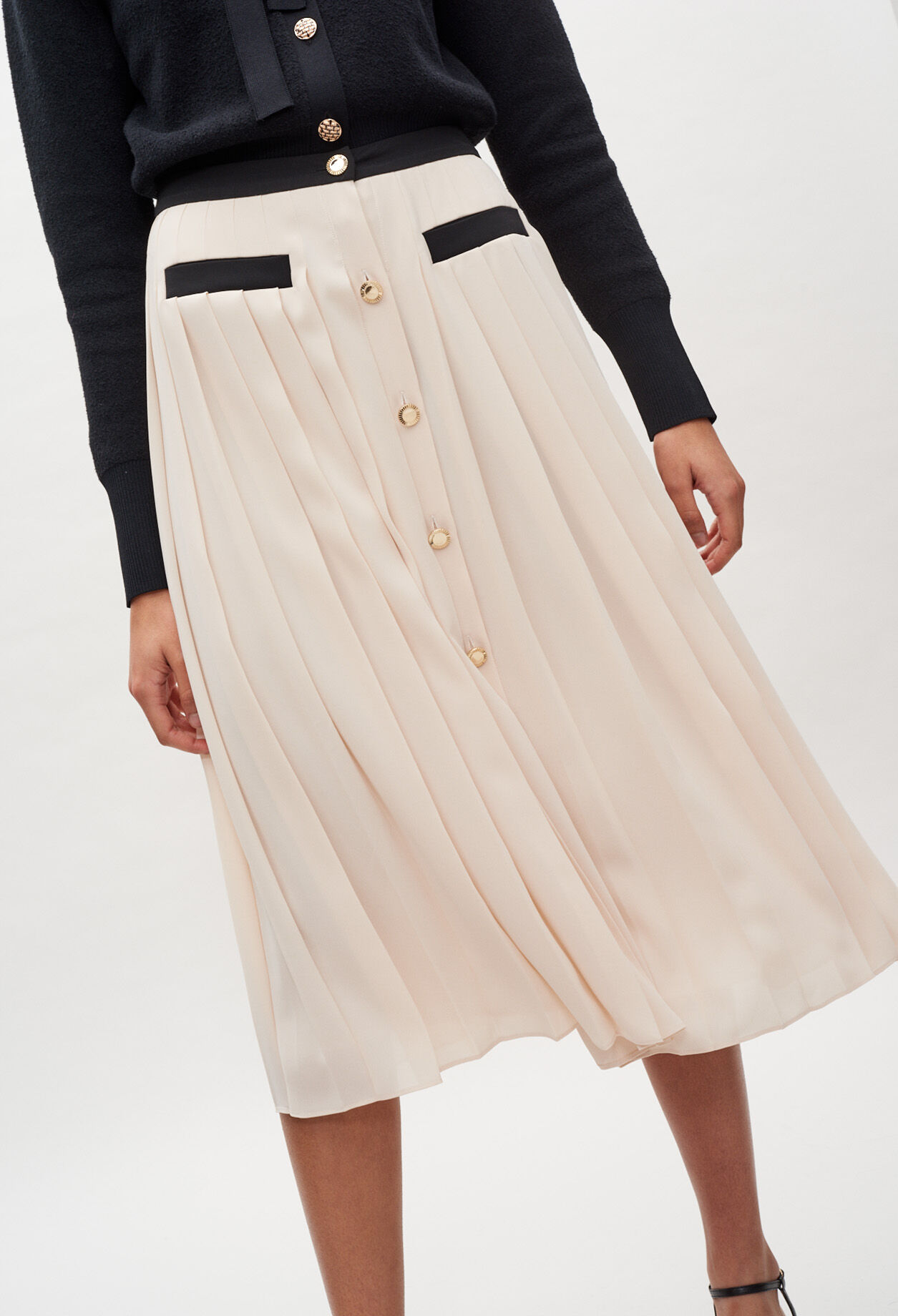 Buttoned pleated skirt Buttoned pleated skirt