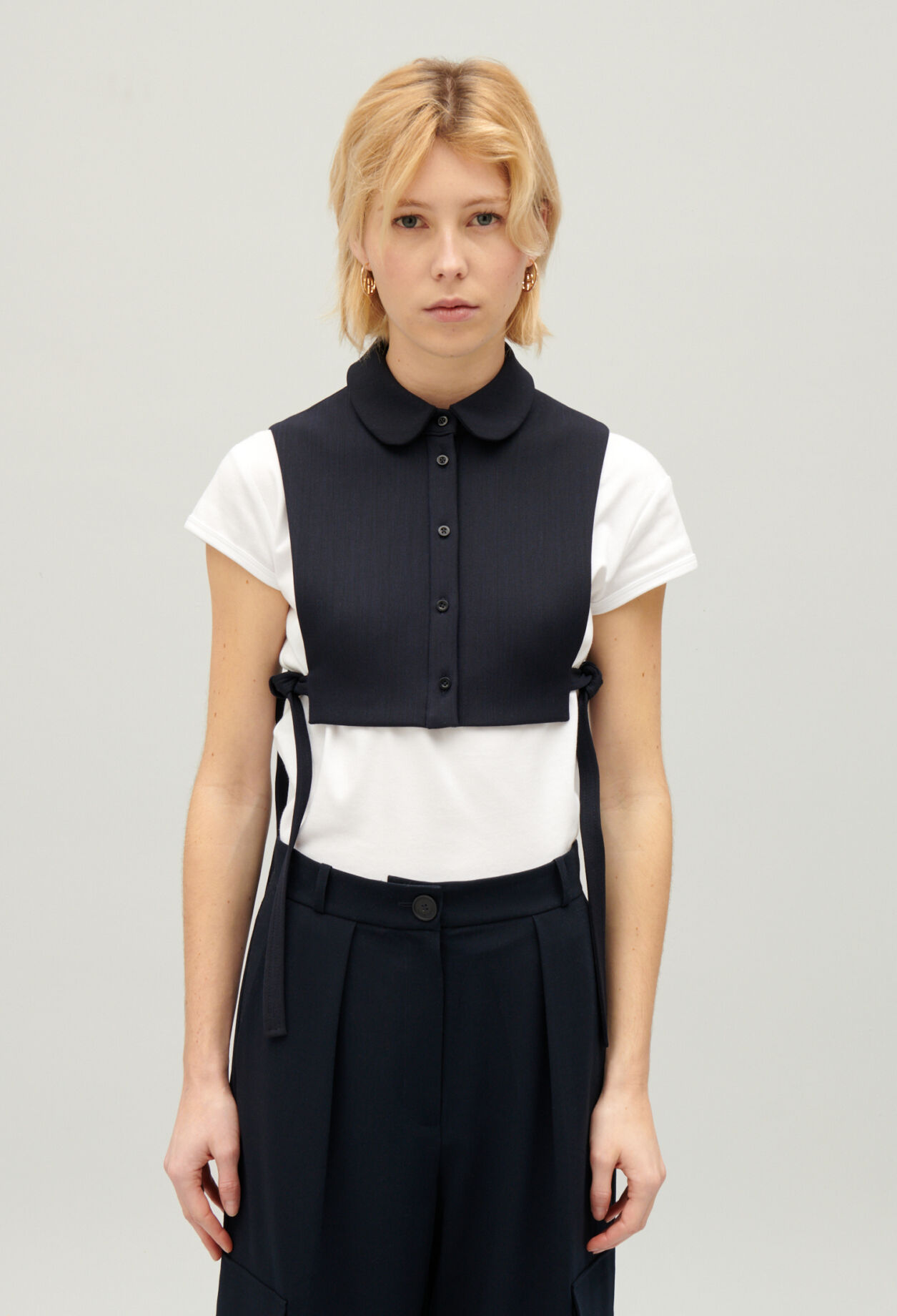 Navy knitted removable collar