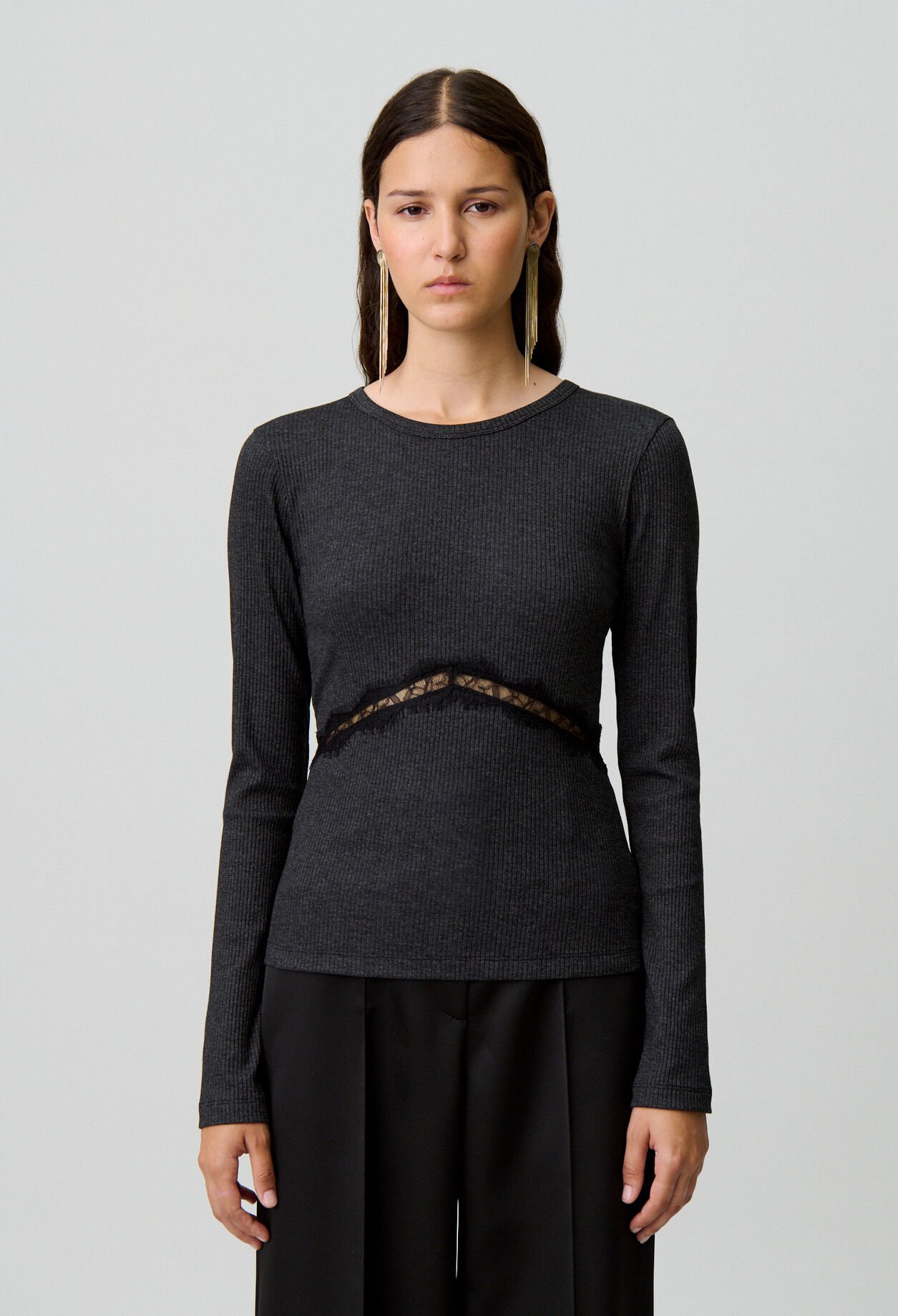 Long-sleeved lace T-shirt