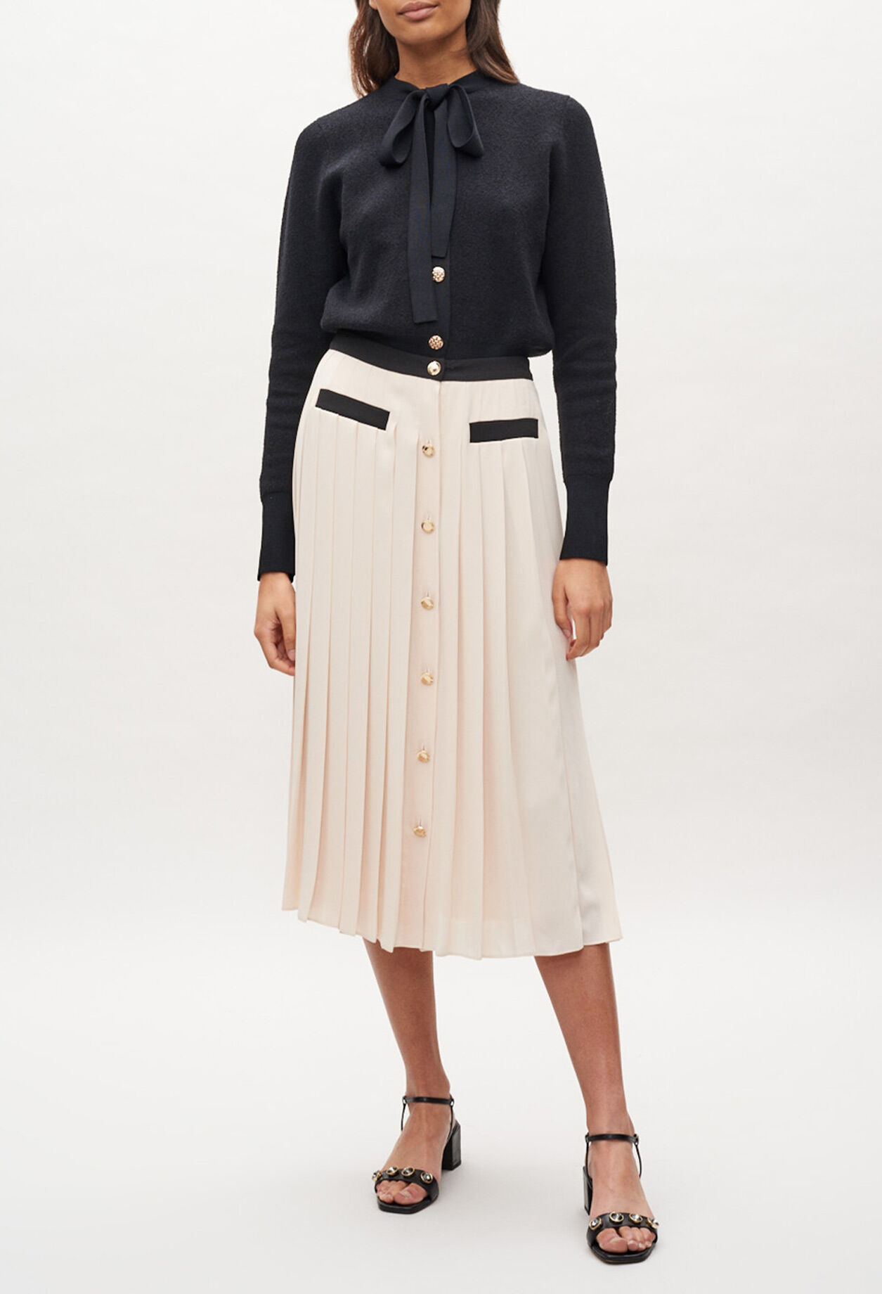 Buttoned pleated skirt Buttoned pleated skirt