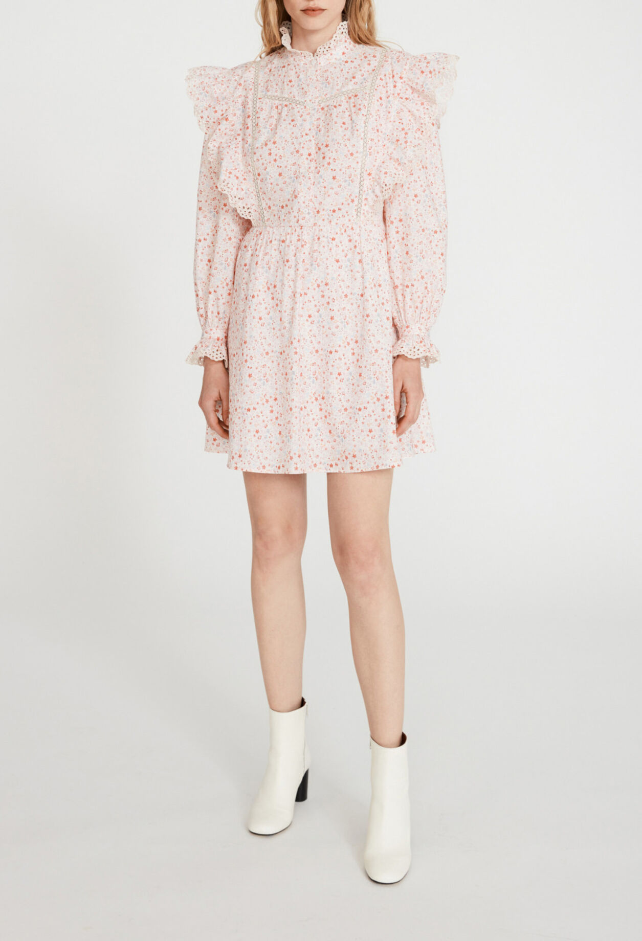 Robe fleurie à volants