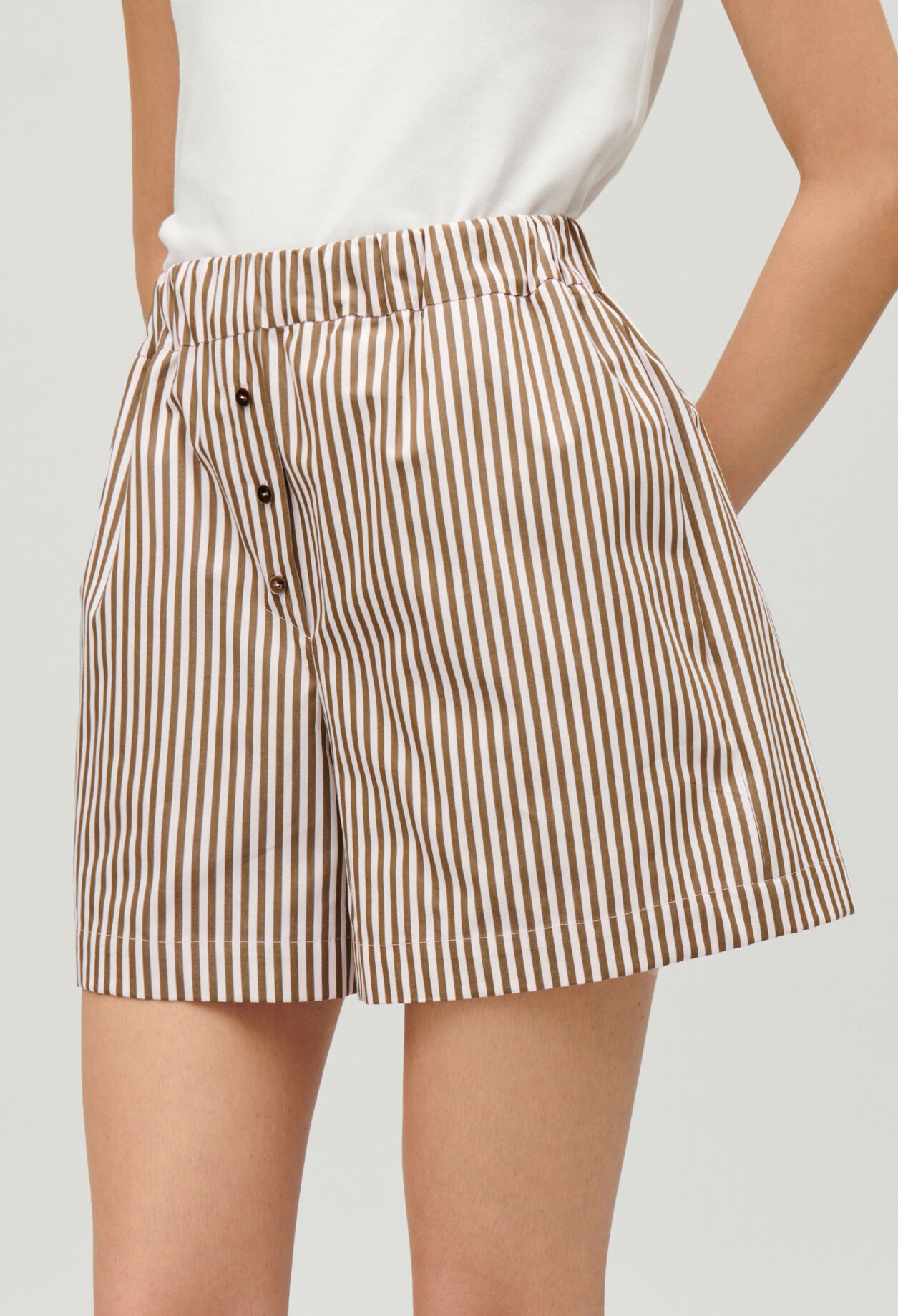Bronze striped shorts