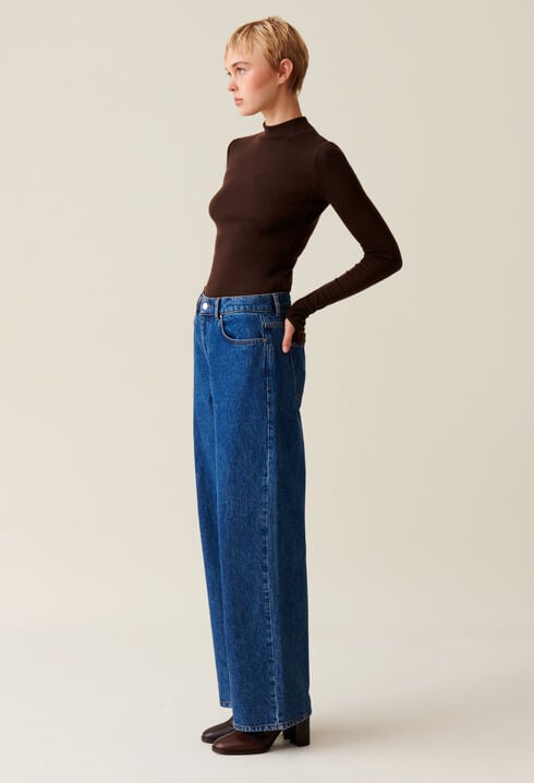 Wool top with long sleeves