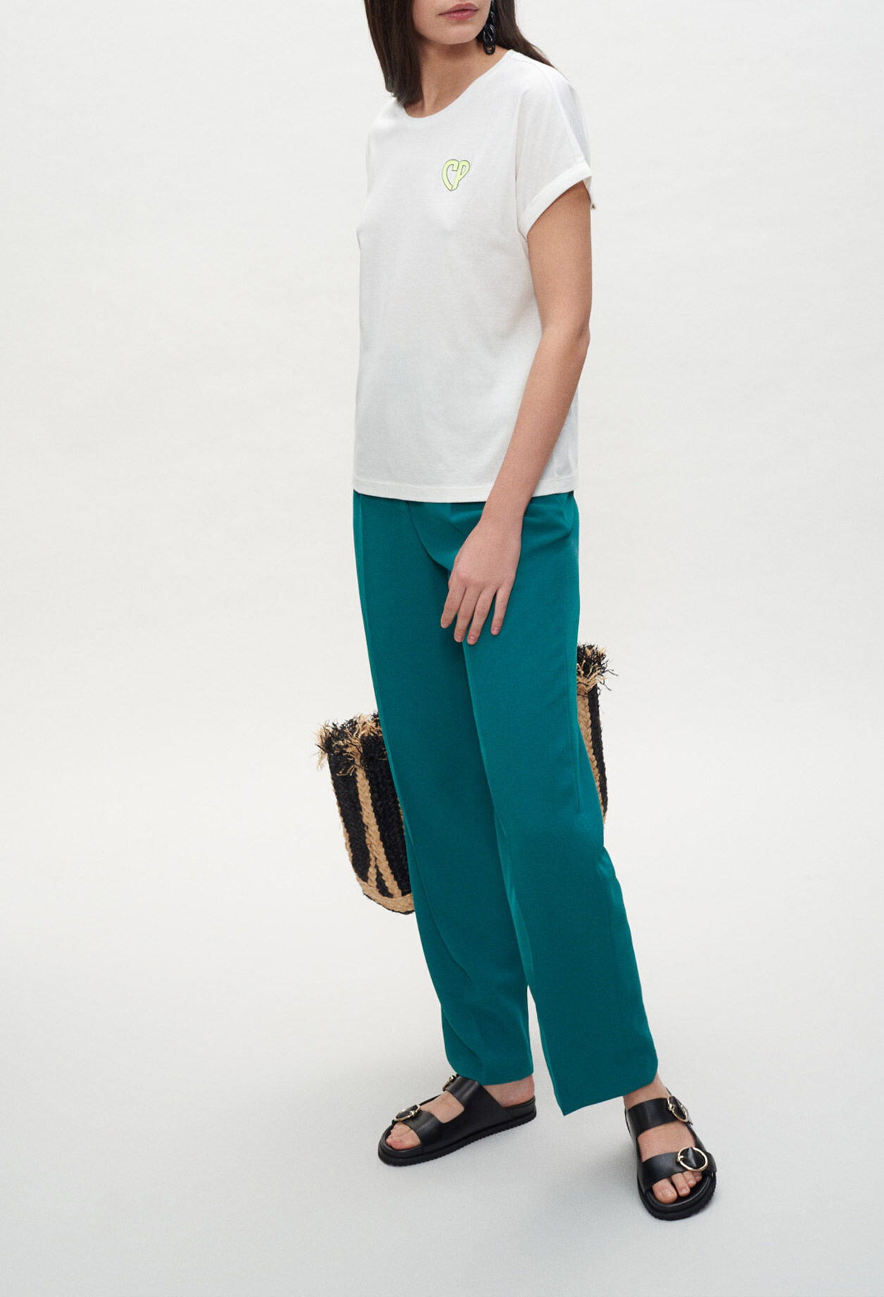White short-sleeved T-shirt White short-sleeved T-shirt
