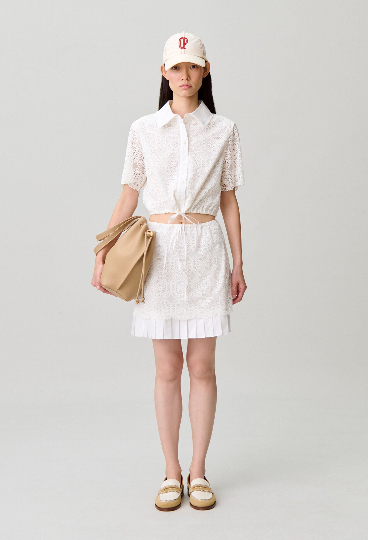 Short lace skirt