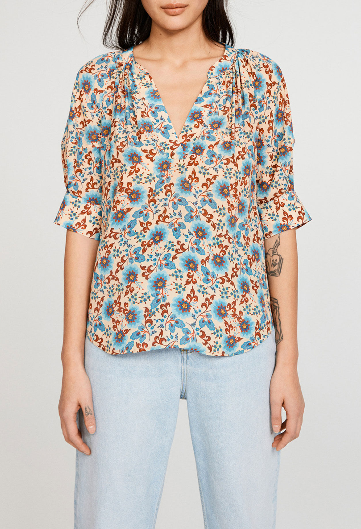 Short-sleeved blouse Short-sleeved blouse