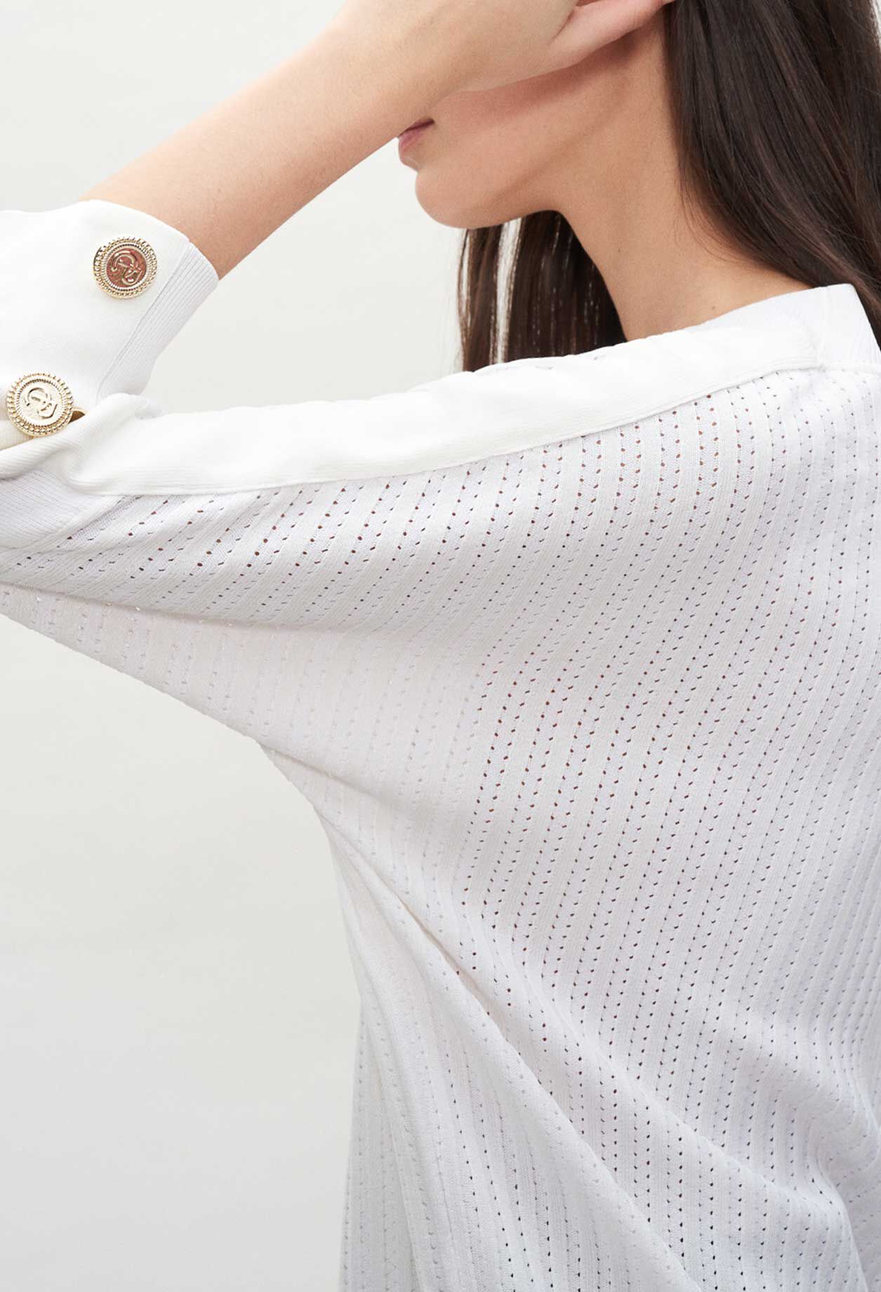 Buttoned jumper with mid-length sleeves Buttoned jumper with mid-length sleeves