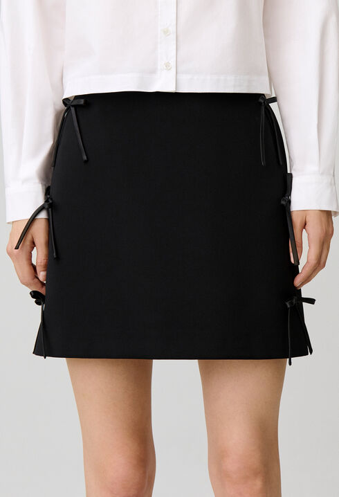 Straight flared skirt satin bows