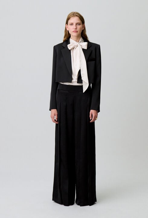 Pleated wide-leg trousers