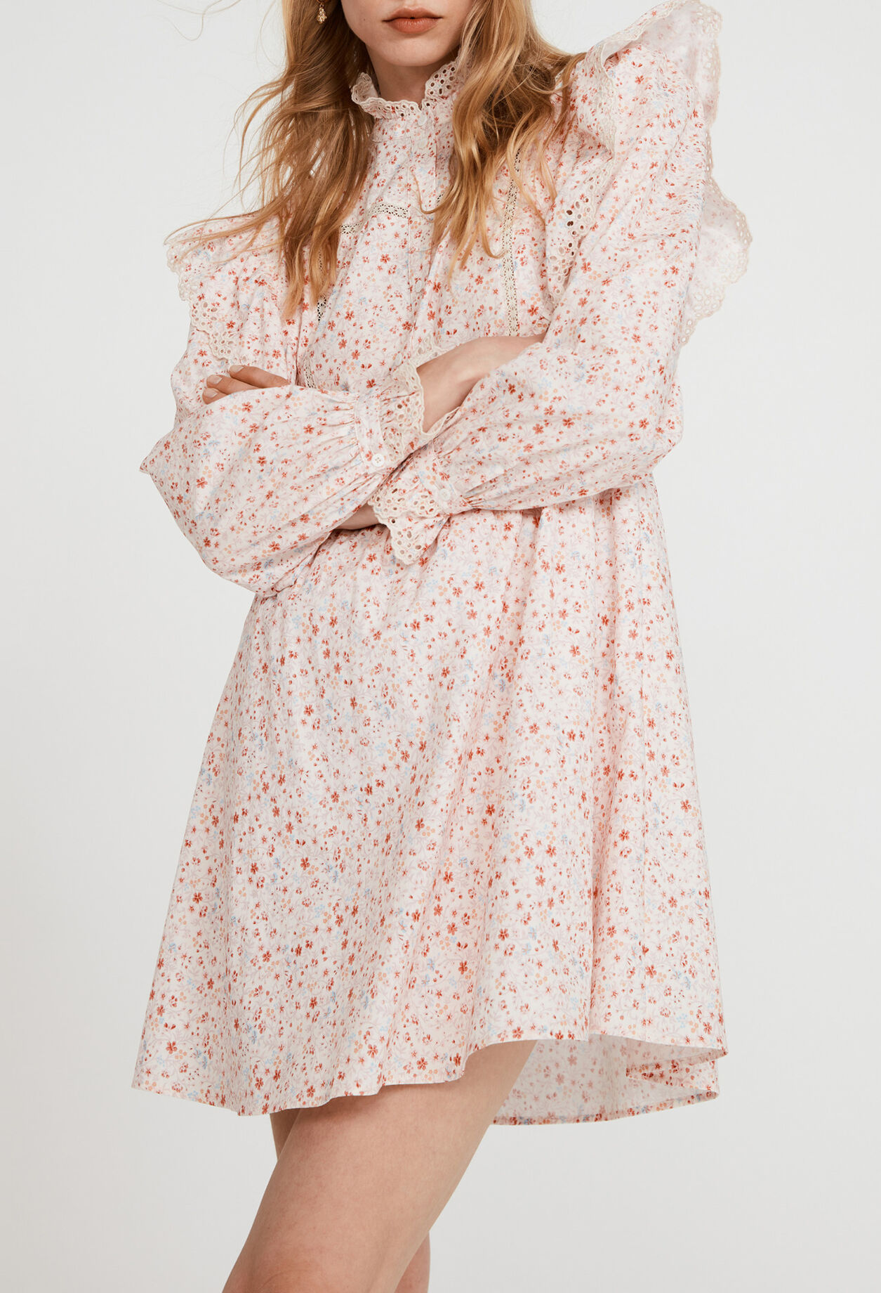 Robe fleurie à volants