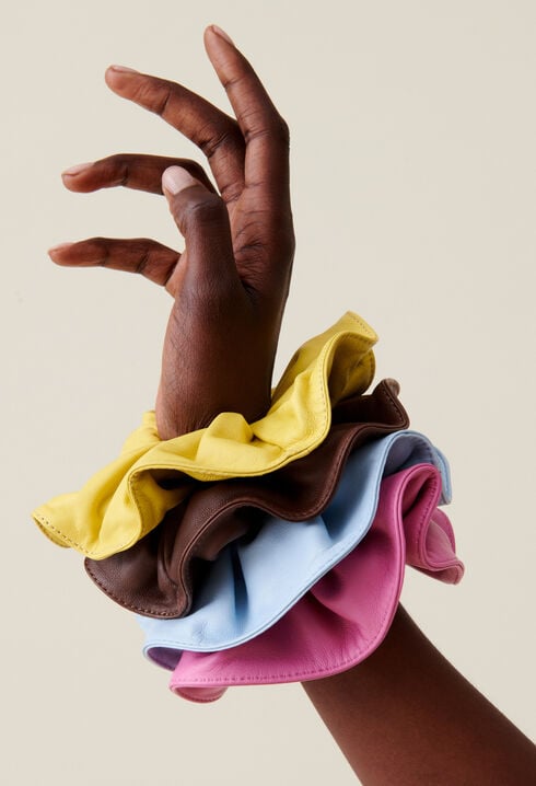 Leather scrunchie with topstitching