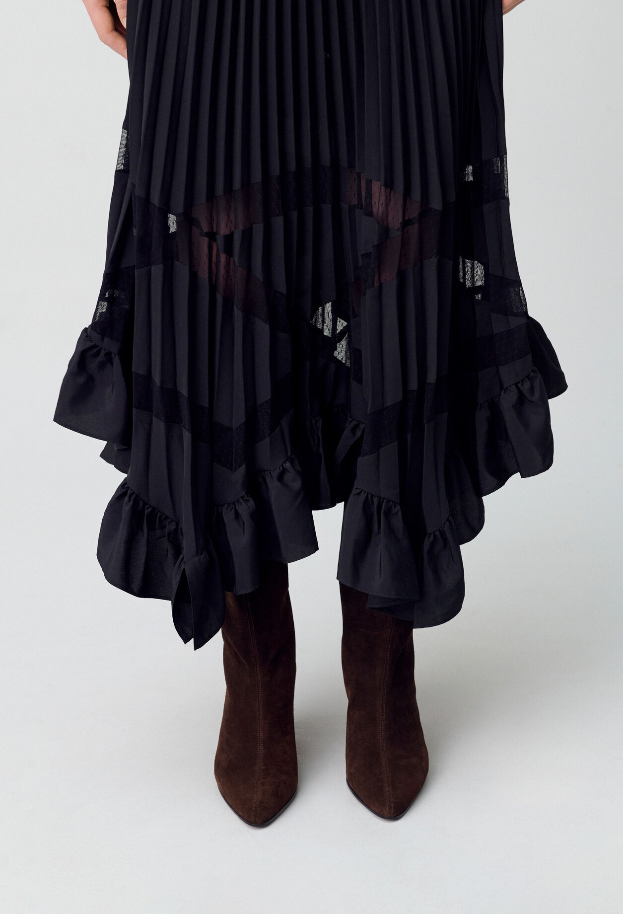 Asymmetrical pleated skirt Asymmetrical pleated skirt