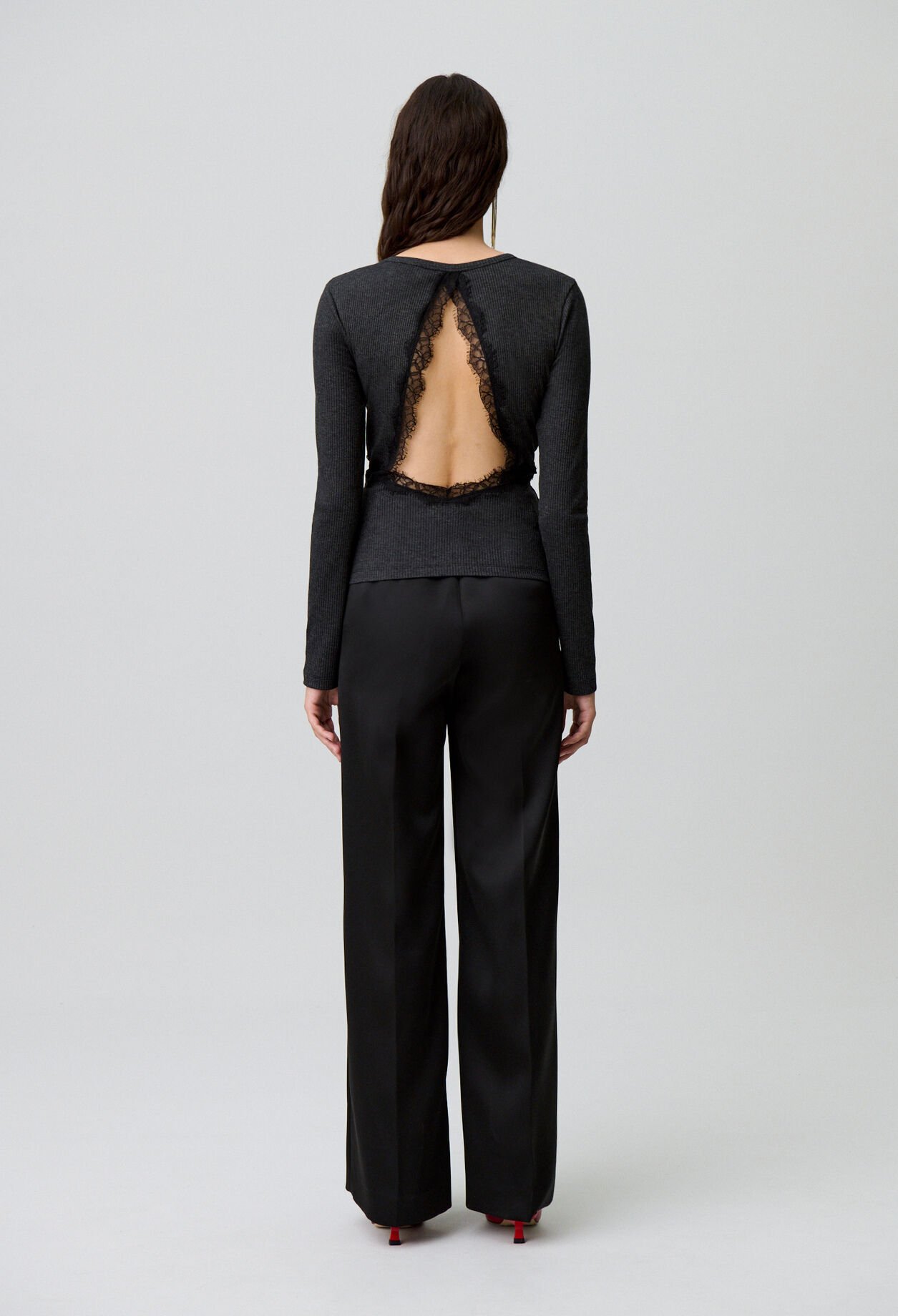 Long-sleeved lace T-shirt