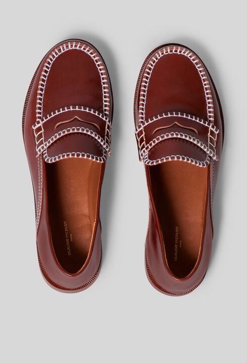 Smooth leather sandals & stitches