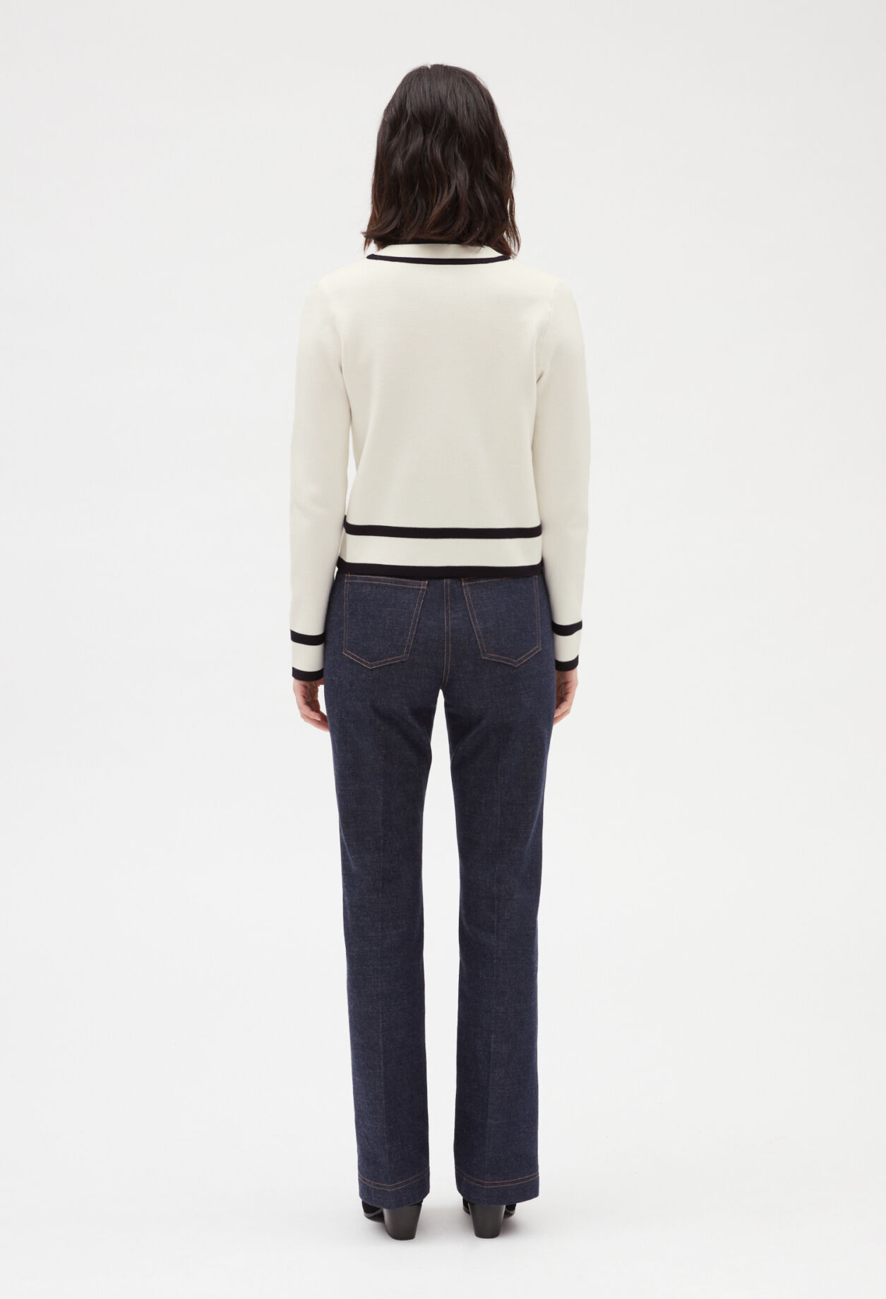 Two-tone cardigan pocket embroidery