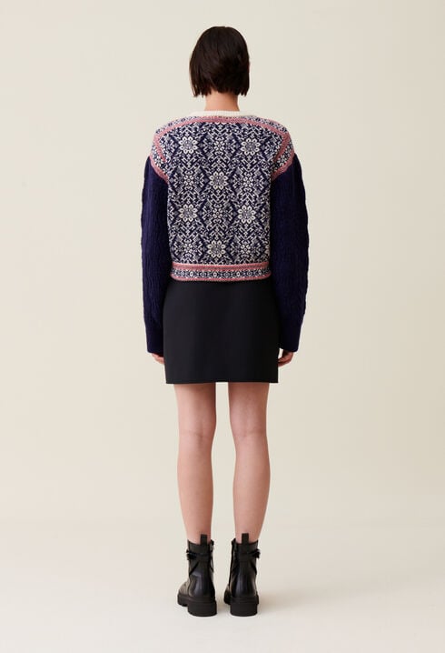 Round-neck patterned jumper