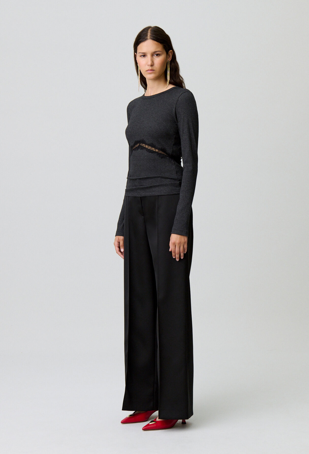 Long-sleeved lace T-shirt