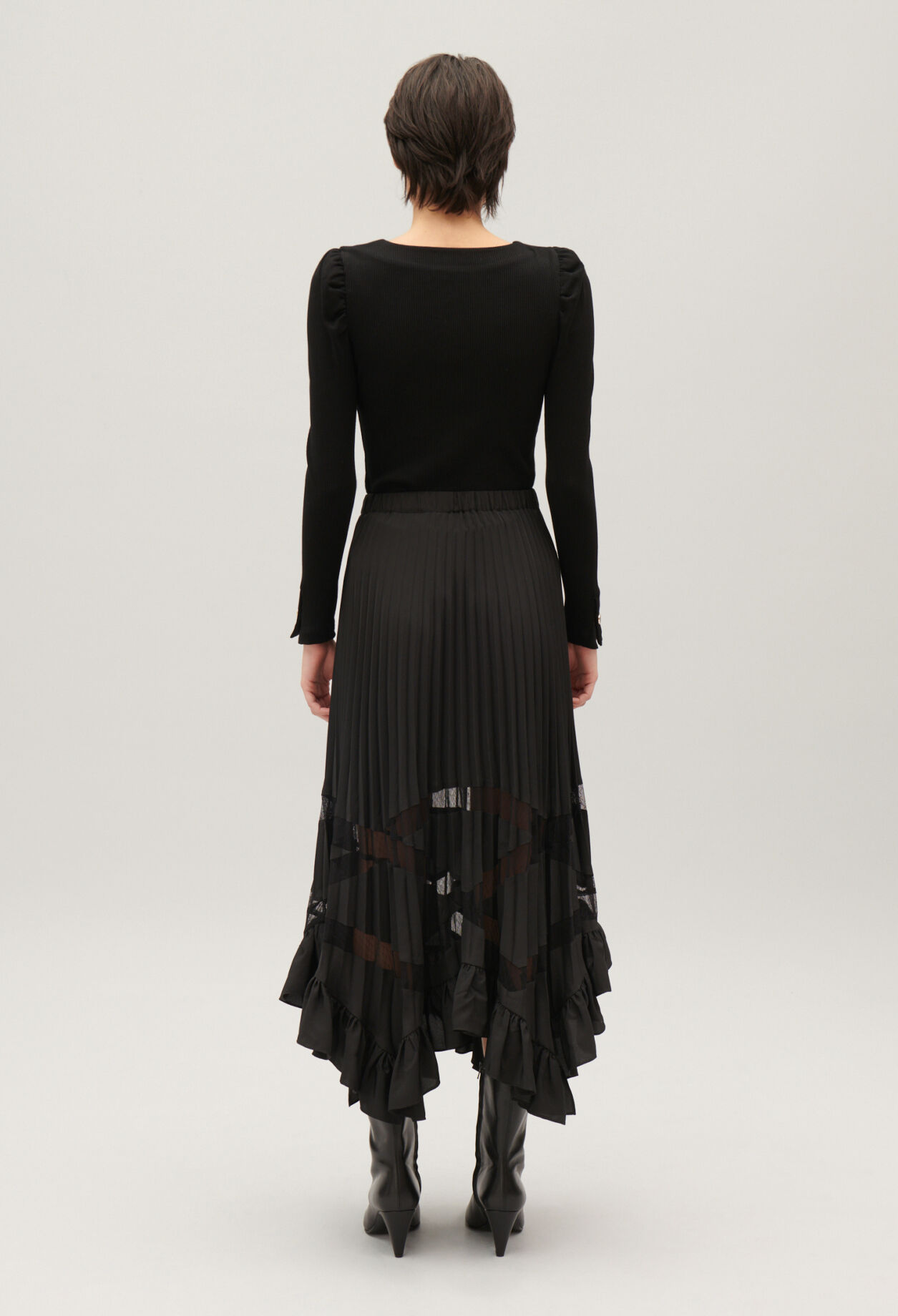 Asymmetrical pleated skirt Asymmetrical pleated skirt
