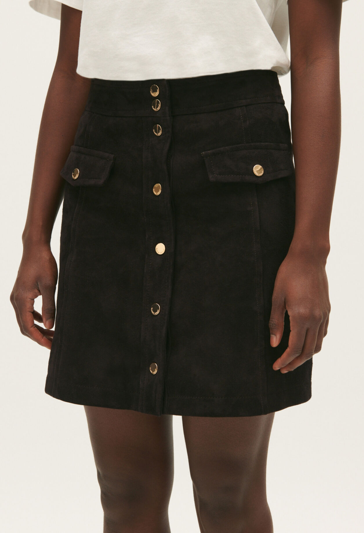 Short chocolate leather skirt