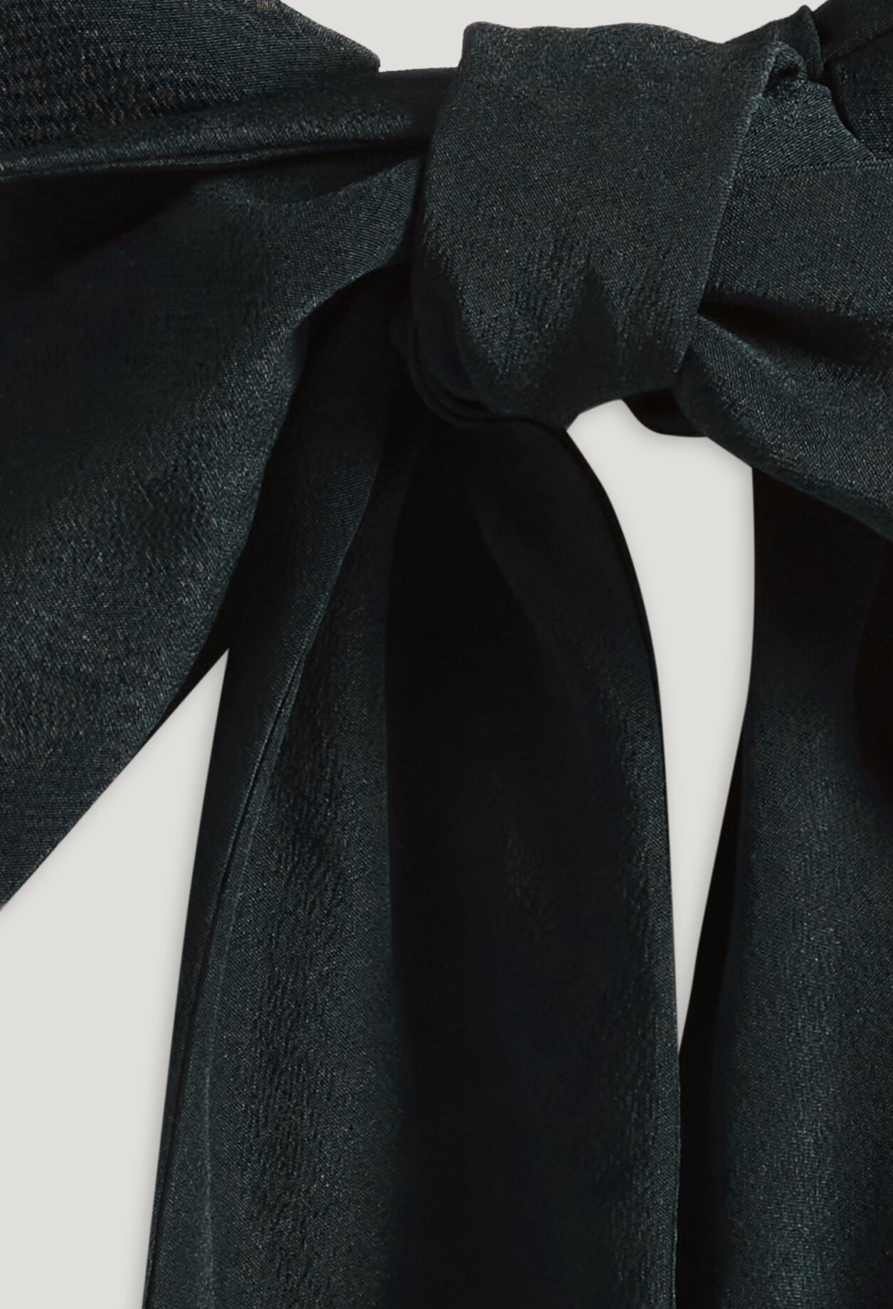 Removable silk Peter Pan collar