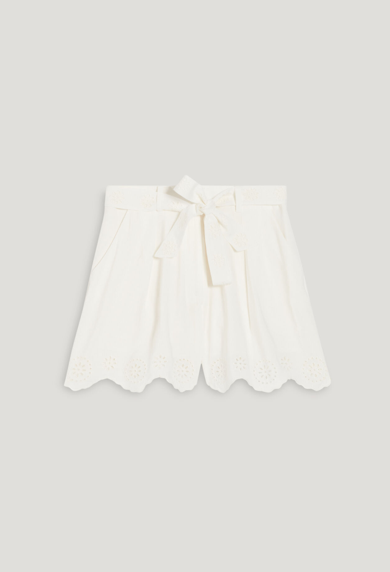 Ecru broderie high-waisted shorts
