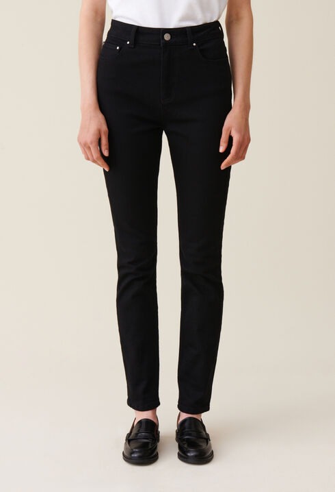 Black mid-rise slim jeans