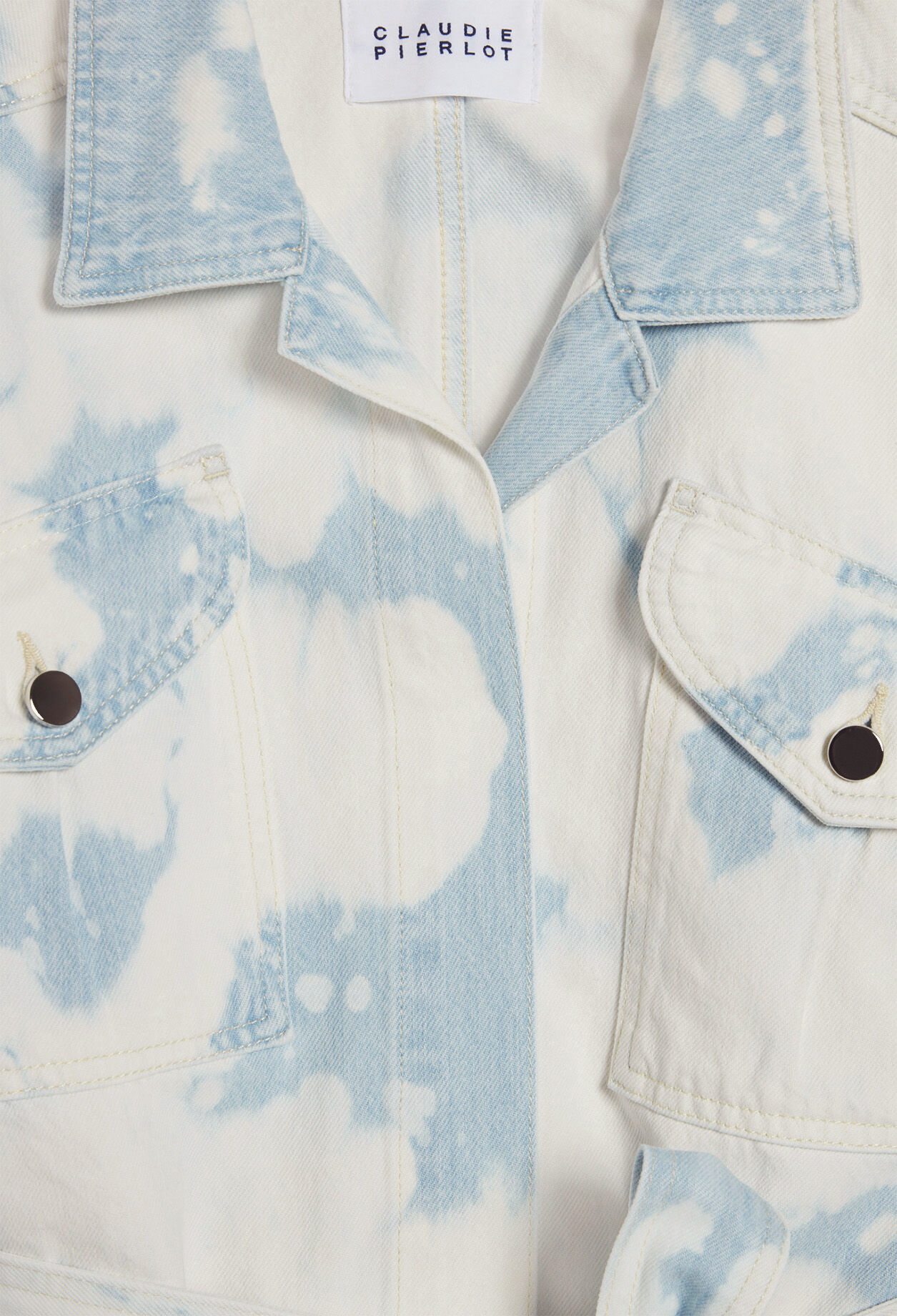 Long-sleeved denim jacket