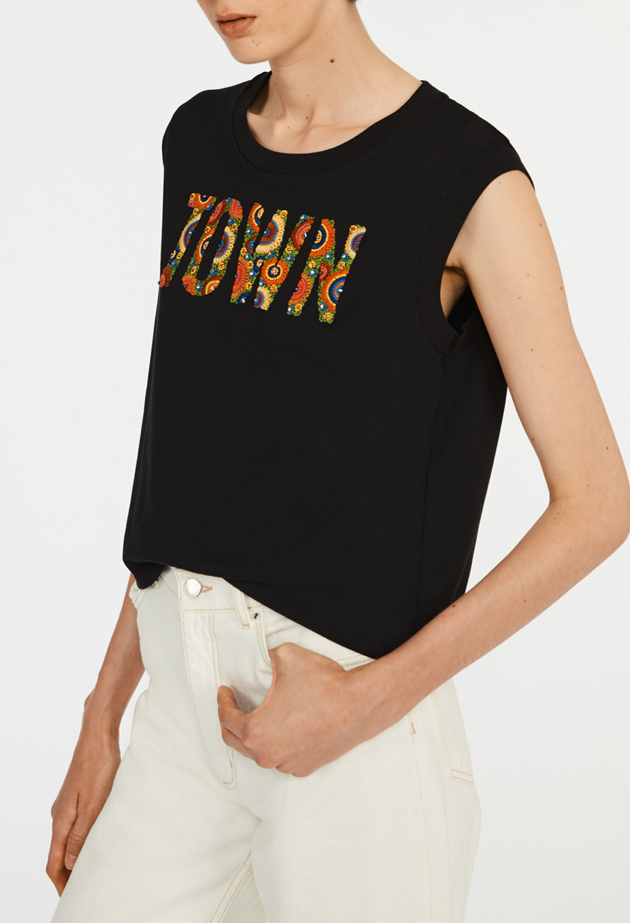 Embroidered t-shirt Embroidered t-shirt