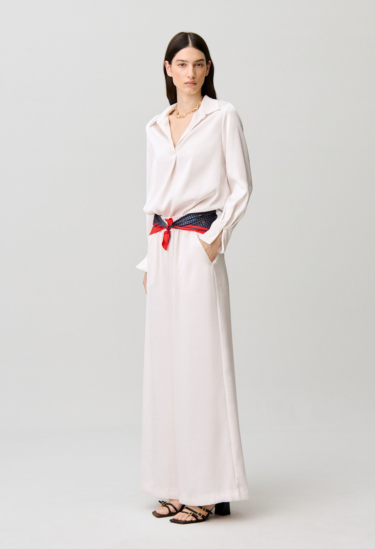 Collared flowy blouse