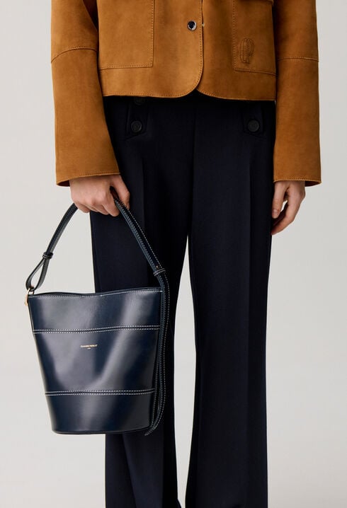 Adjustable leather bucket bag