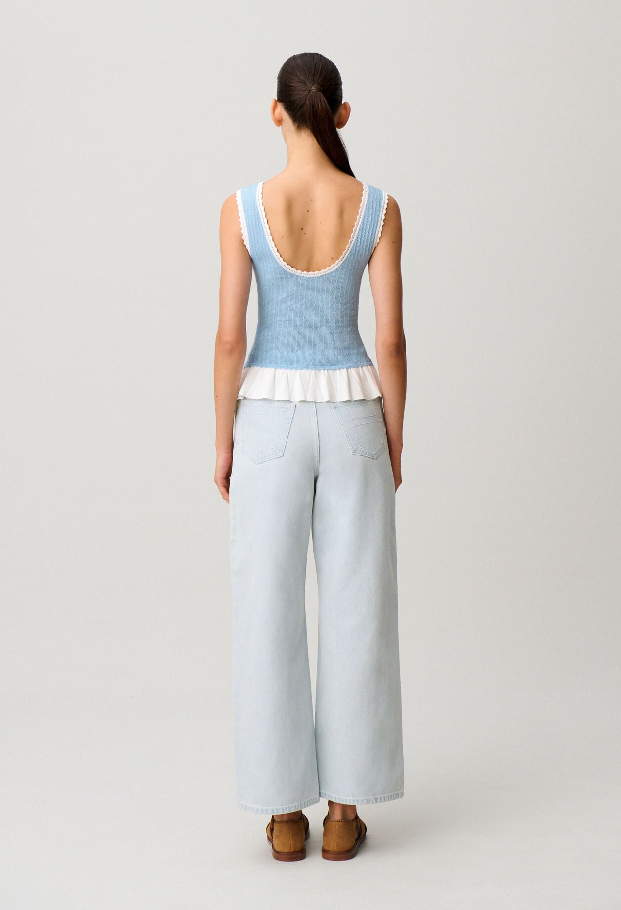 Round neck knit top