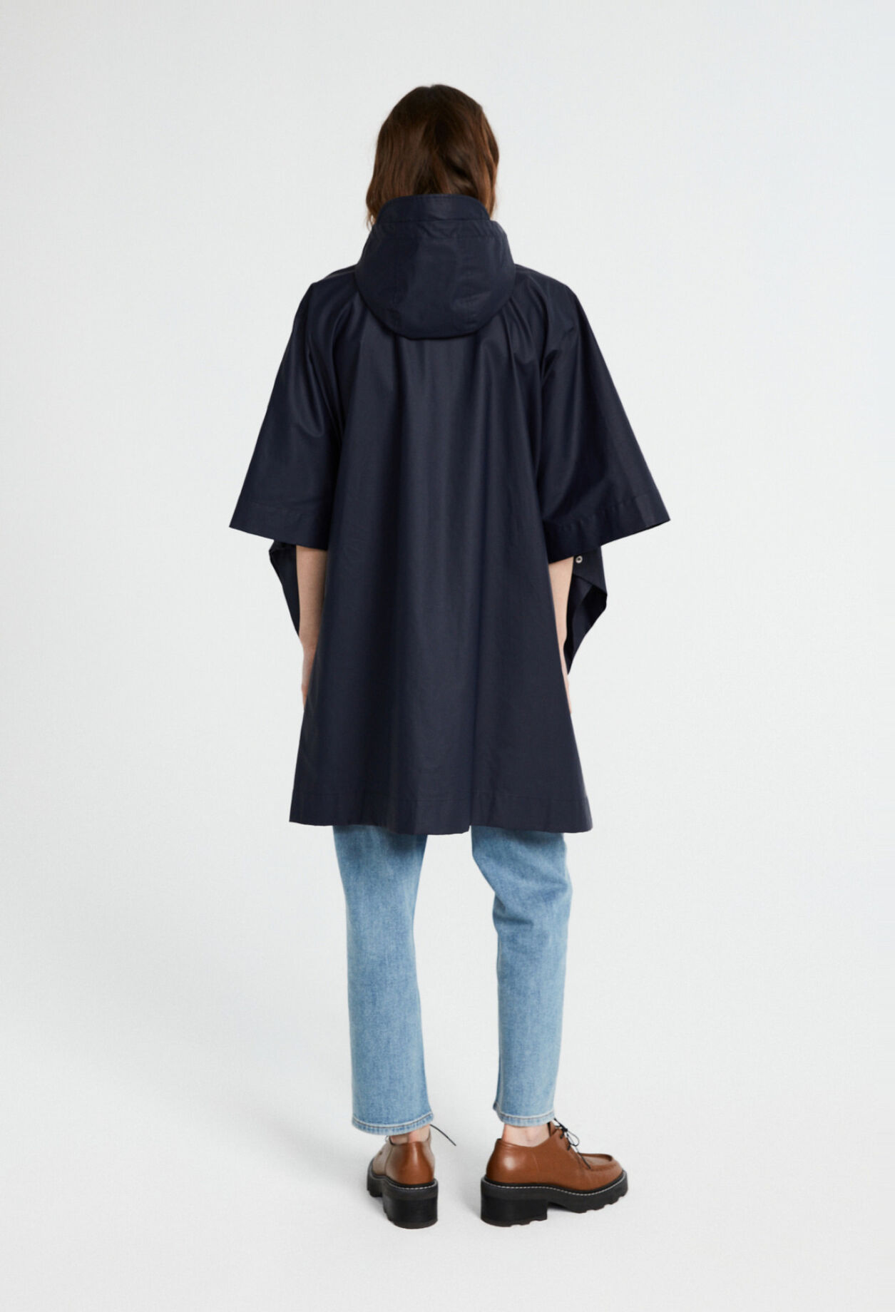 Loose-fitting poncho