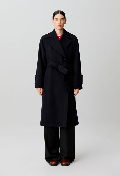 Straight coat with removable belt