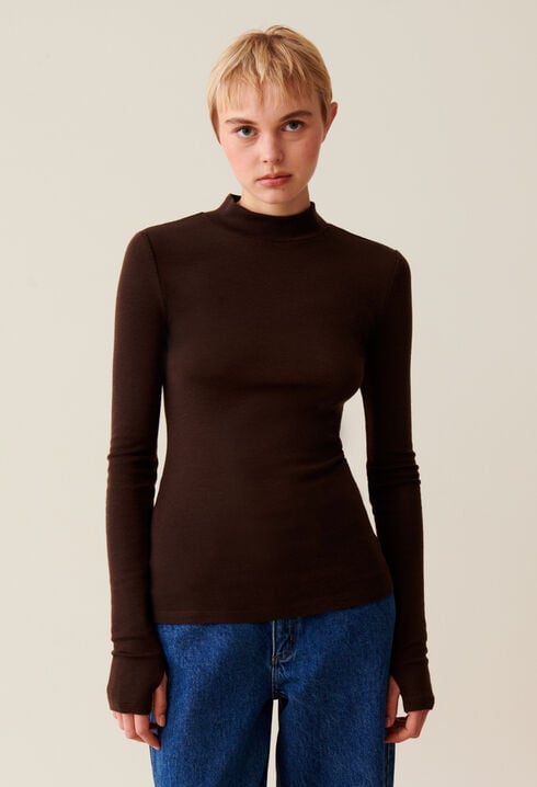Wool top with long sleeves