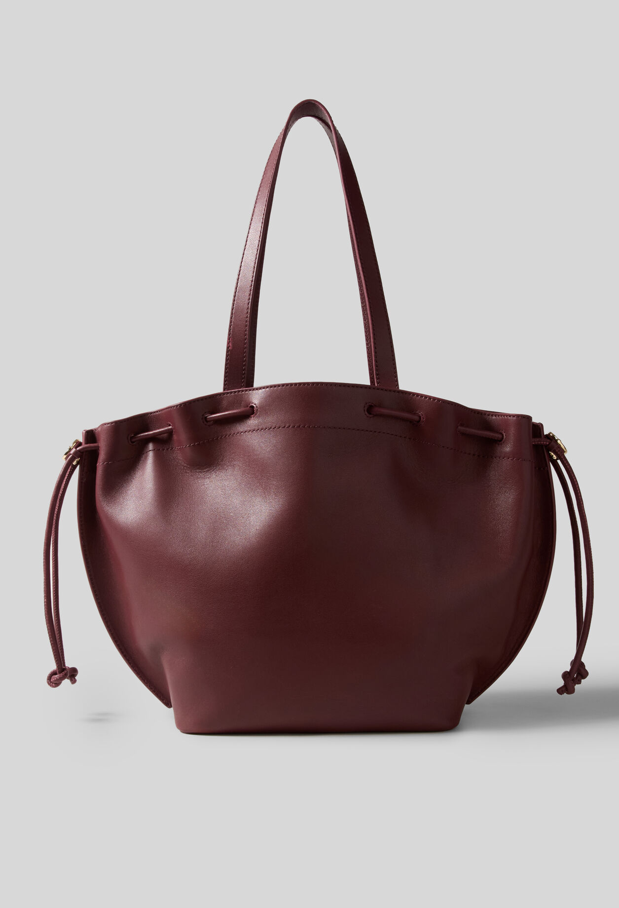 Smooth leather tote with gold logo